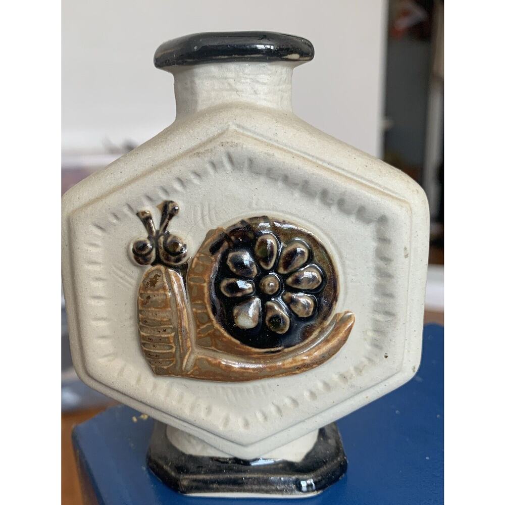 Vintage Takahashi Art Pottery Bud Vase Snail Shell Mollusca Mini Bottle Japan 4"